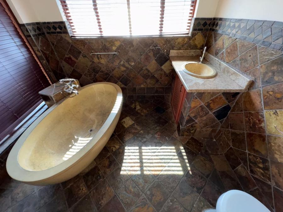 5 Bedroom Property for Sale in Waterkloof A H North West
